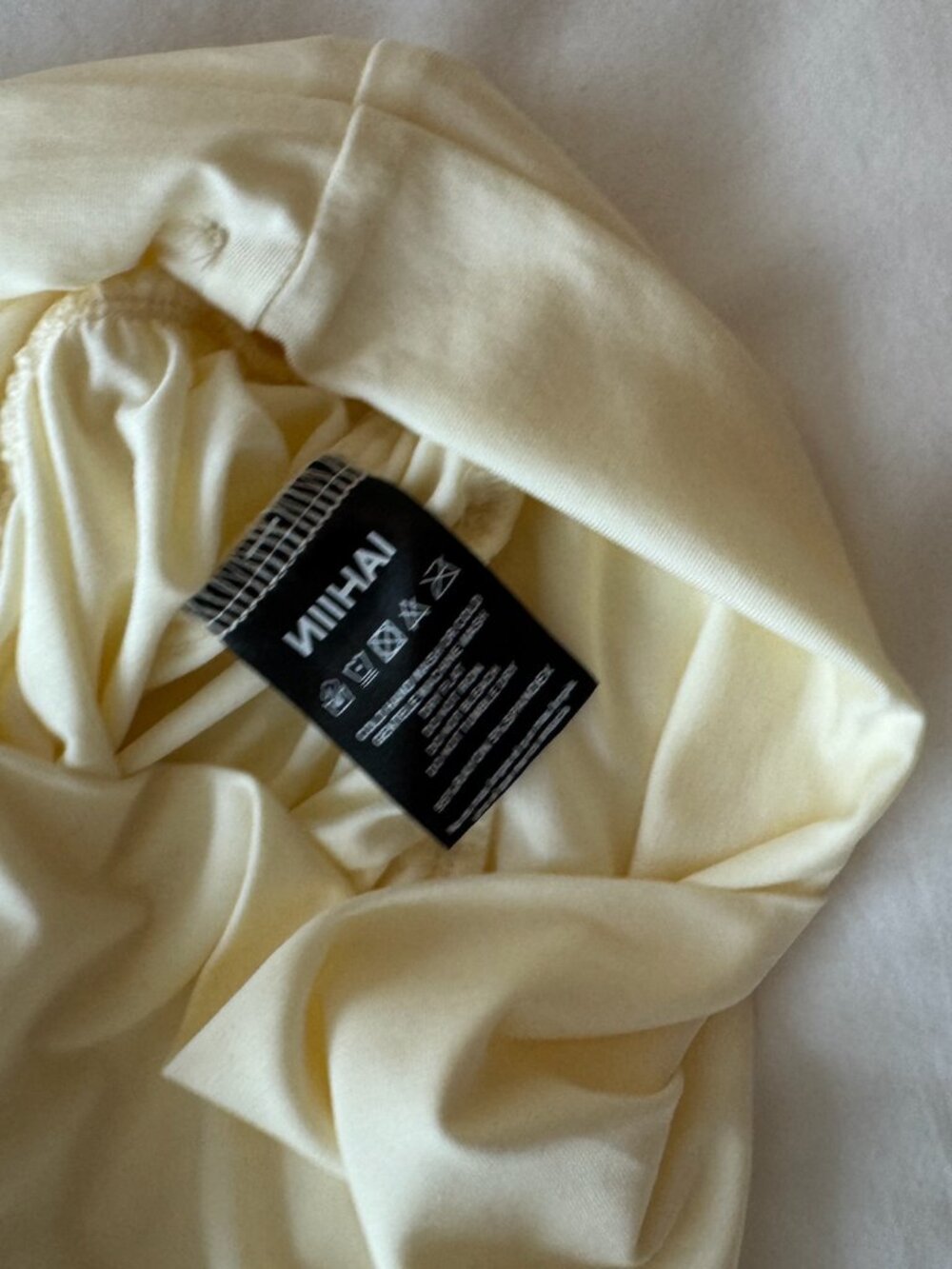 Niihai jahlin cream halter top with black trim - Picture 3 of 3